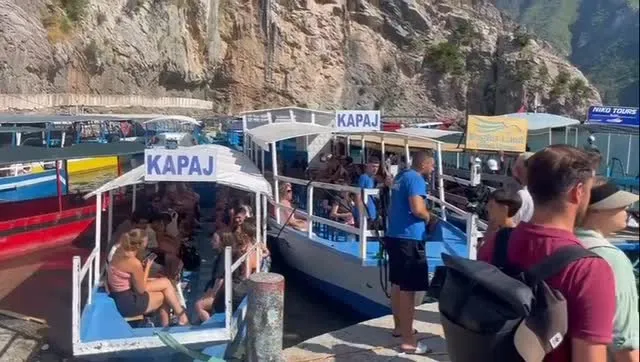 09:30 - Departure from Komani Lake to Shala River